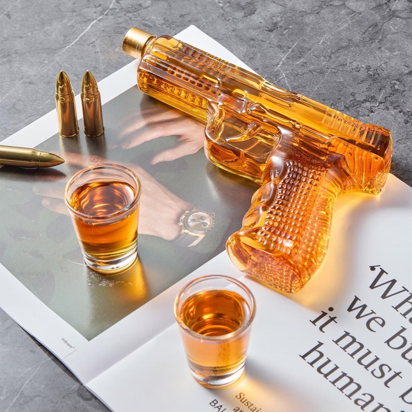 Whisky Bottle – Gun Set Edition with Glasses